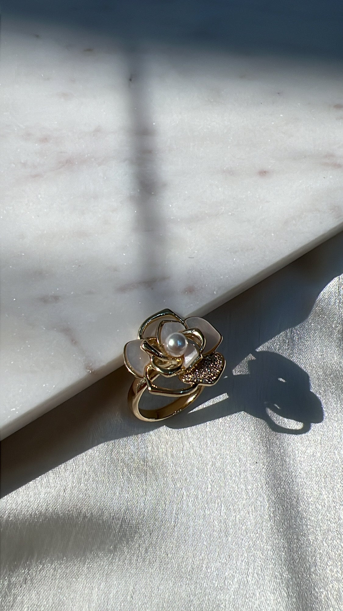 White rose ring